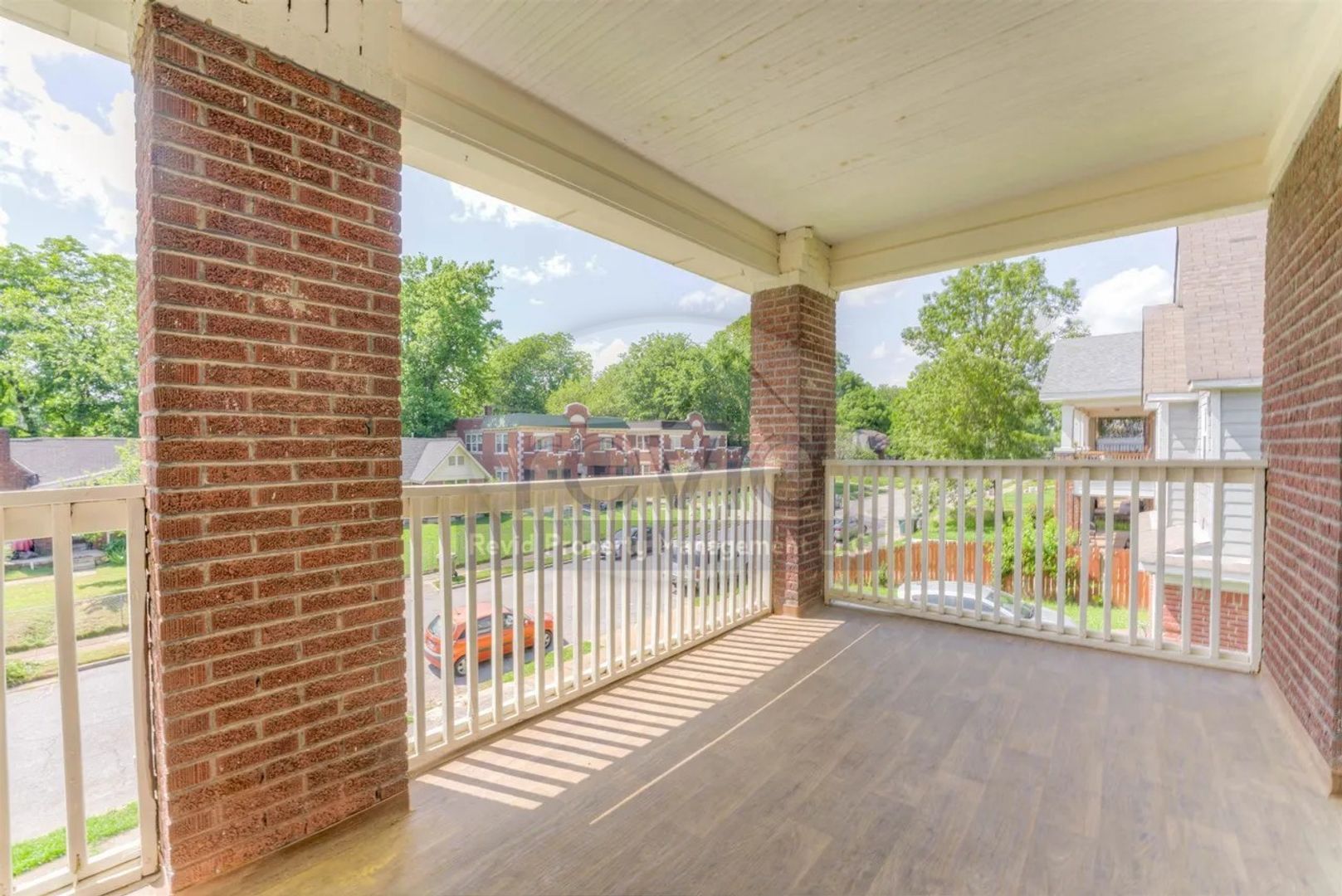 Memphis Apartment: 806 Maury St.