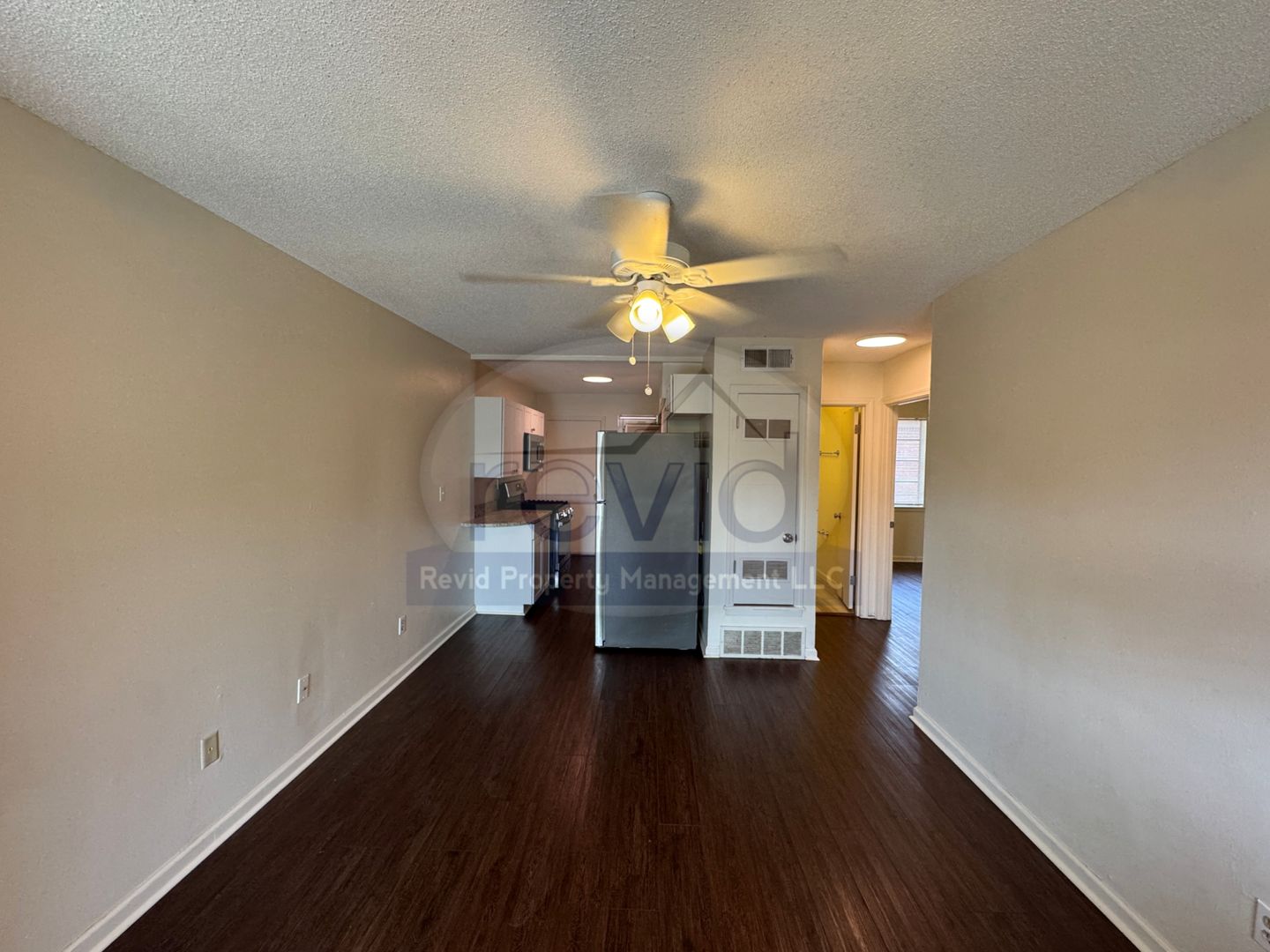 Memphis Apartment: 49 S. Morrison