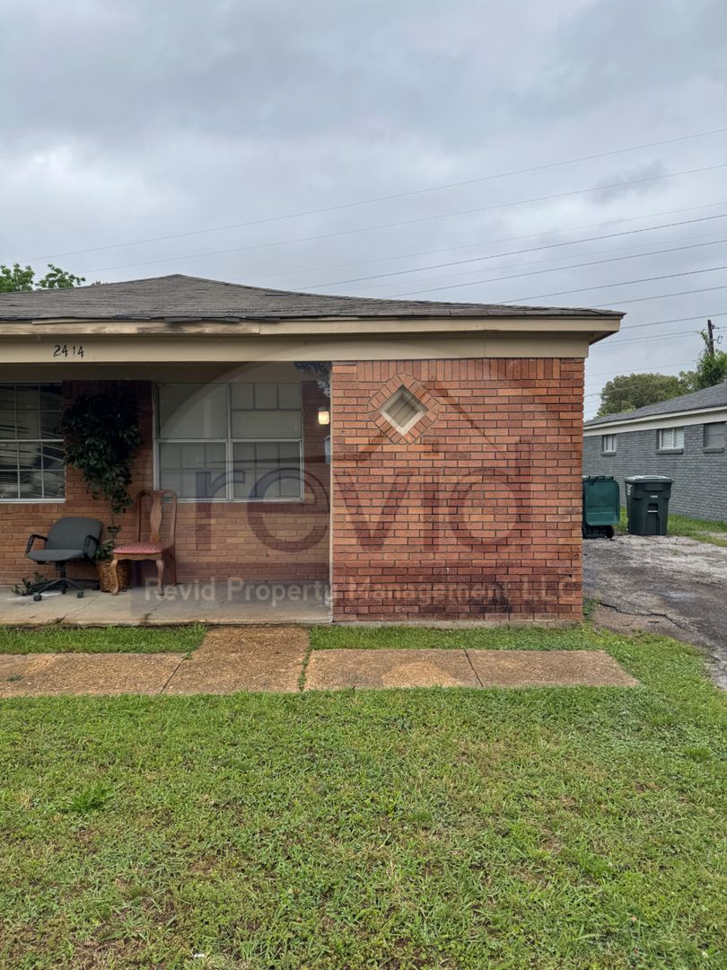 Memphis Apartment: 2412 Charjean