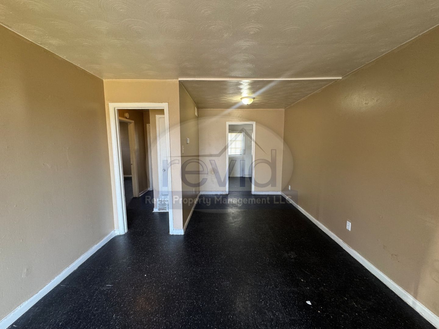 Memphis Apartment: 2436 Charjean
