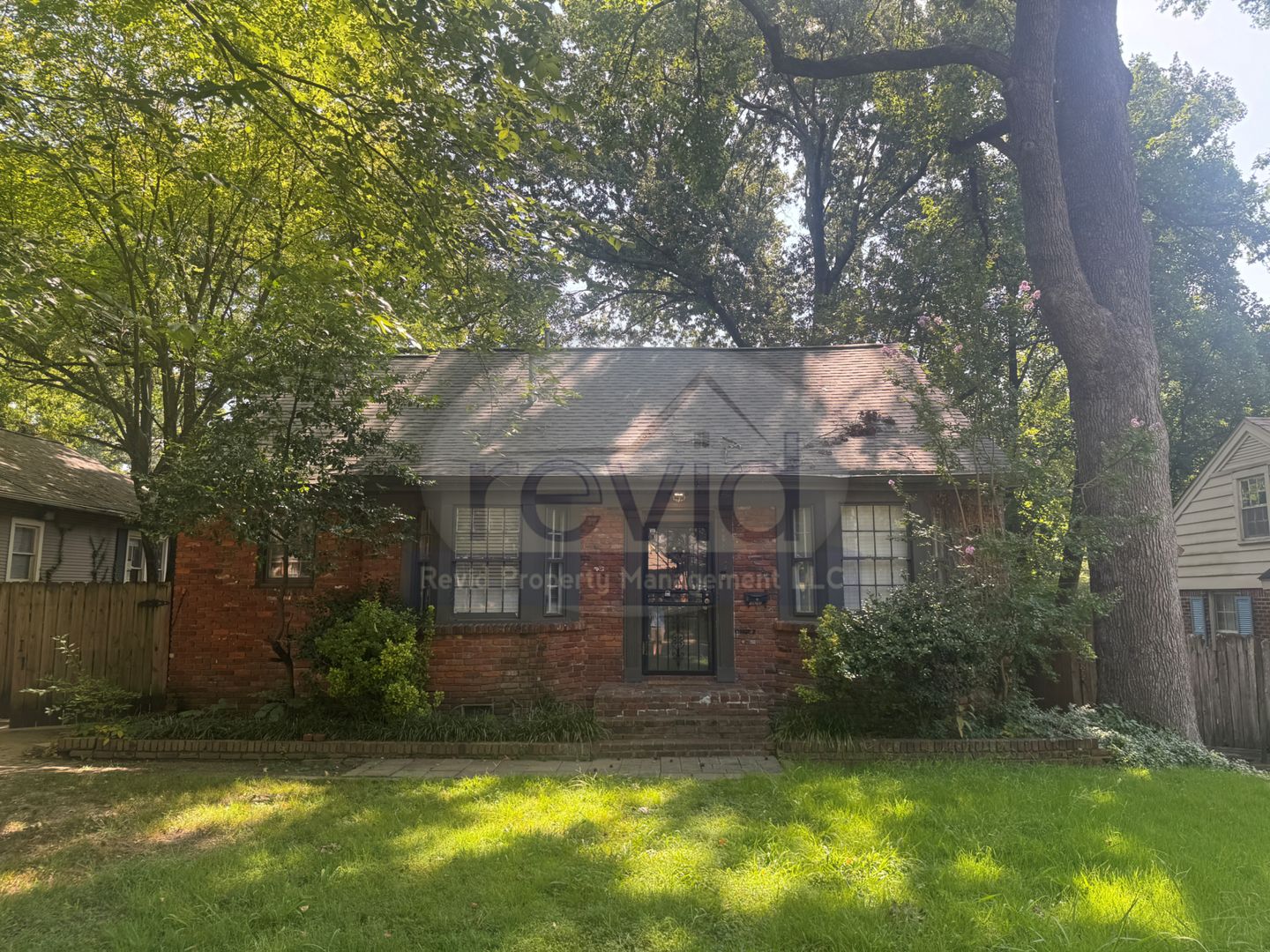 Memphis House: 588 Wastson St.