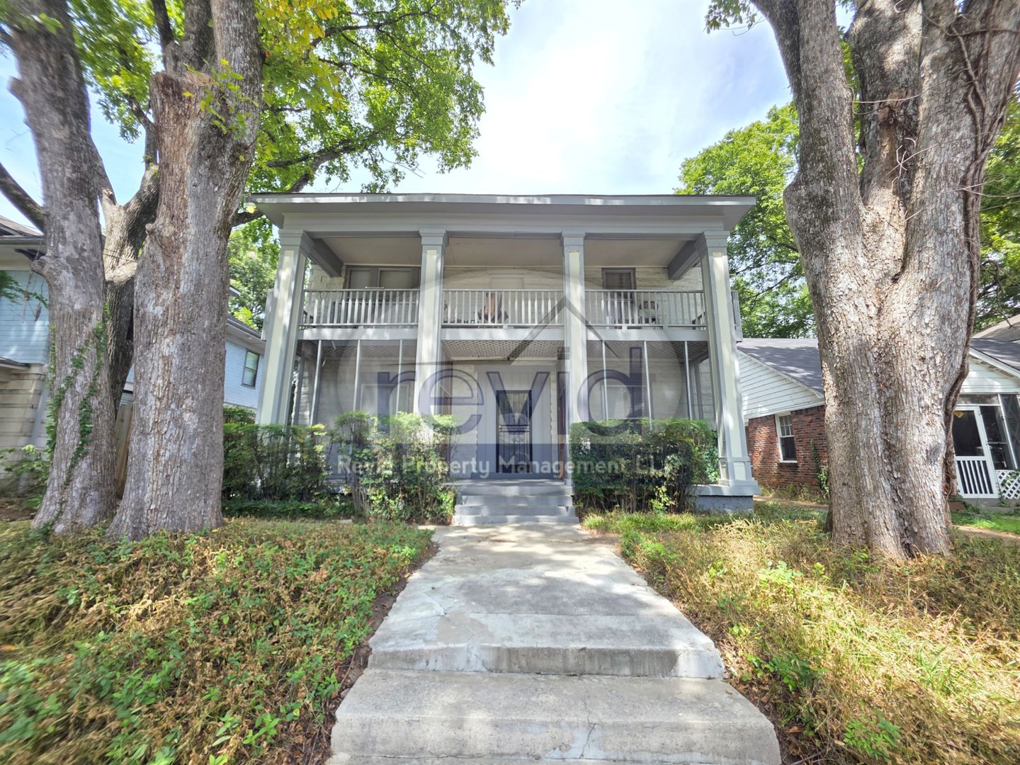 Memphis Apartment: 1742 Lawrence Ave.