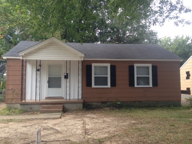 Memphis House: 1445 Luverne St.