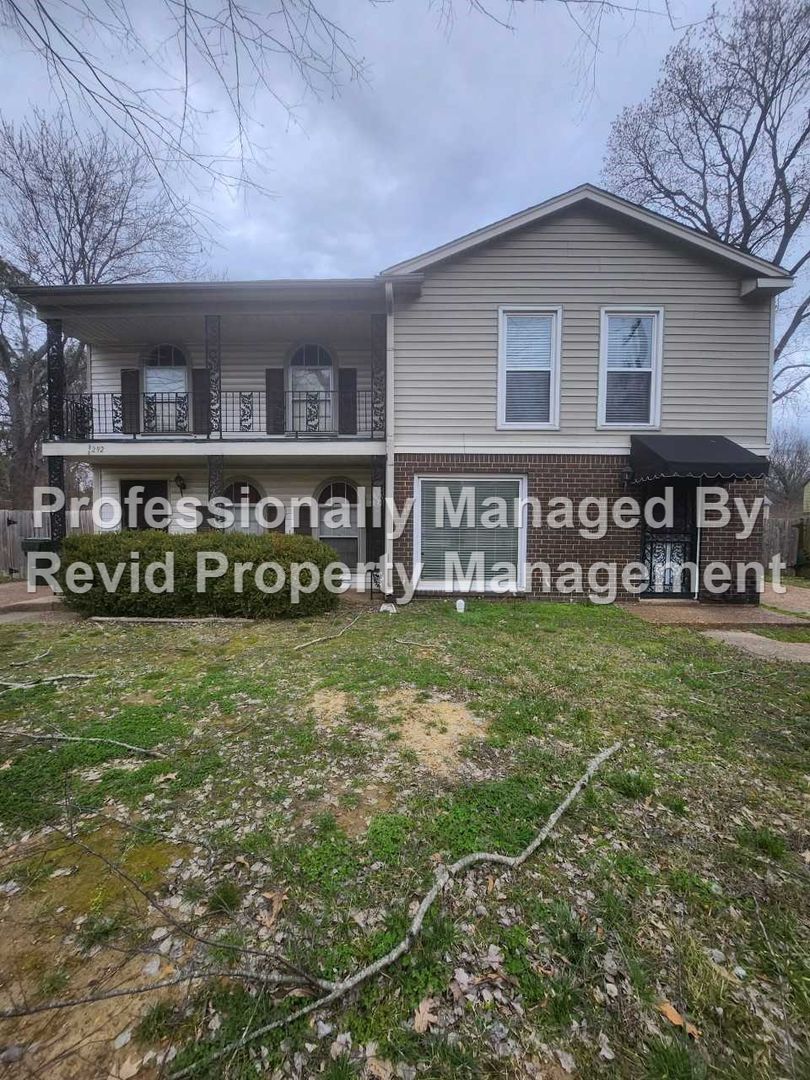 Bartlett Apartment: 5292 Stage Rd.