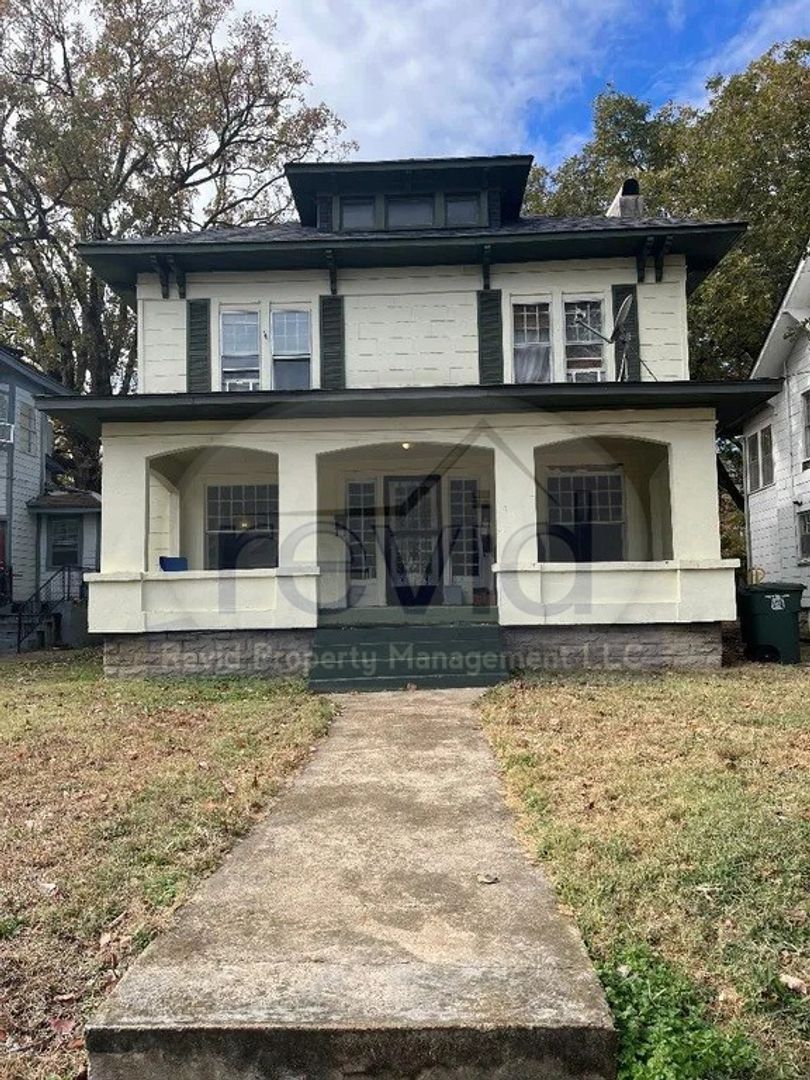 Memphis Apartment: 25 S. Barksdale