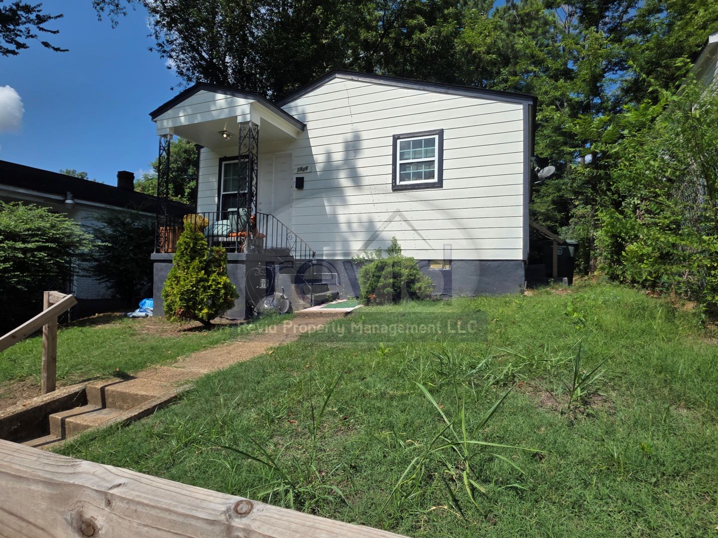Memphis House: 1429 James St