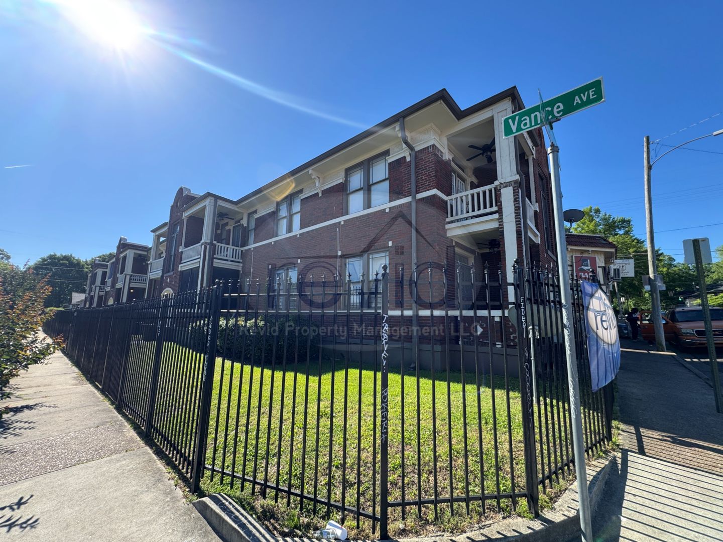 Memphis Apartment: 1353 Vance