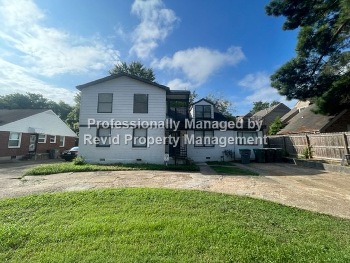 Memphis Apartment: 3523 Barwood Circle