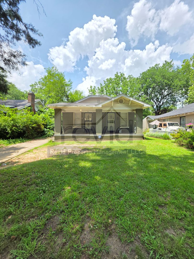 Memphis Apartment: 3604 Douglass Ave.