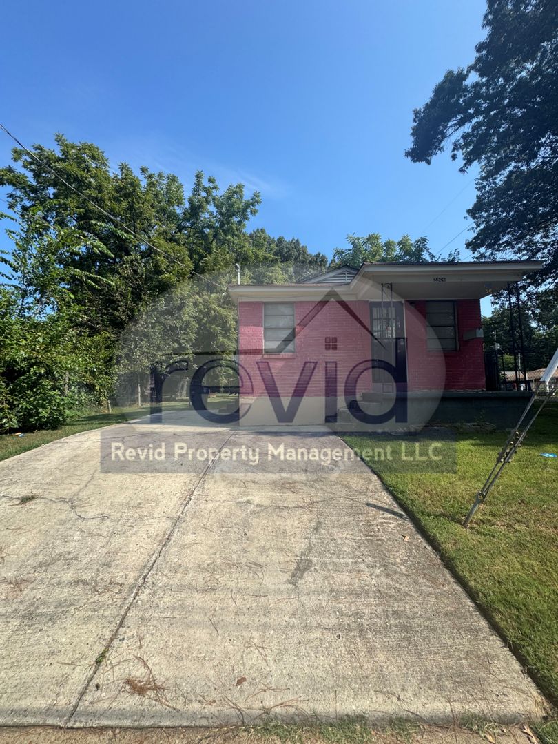 Memphis House: 2906 Mimosa Ave.