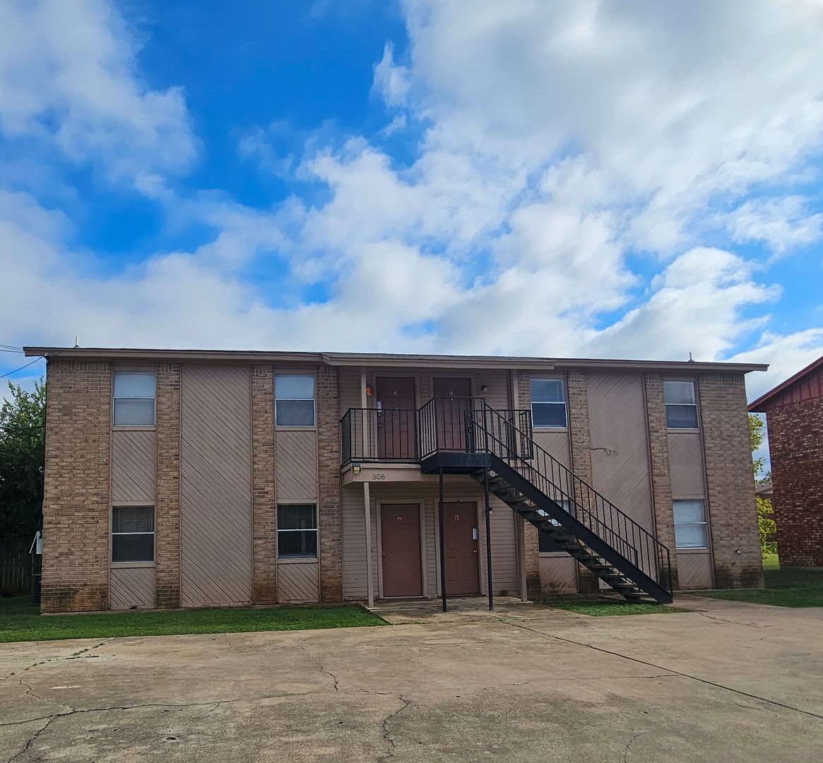 COPPERAS COVE Apartment: 306 ERBY AVENUE