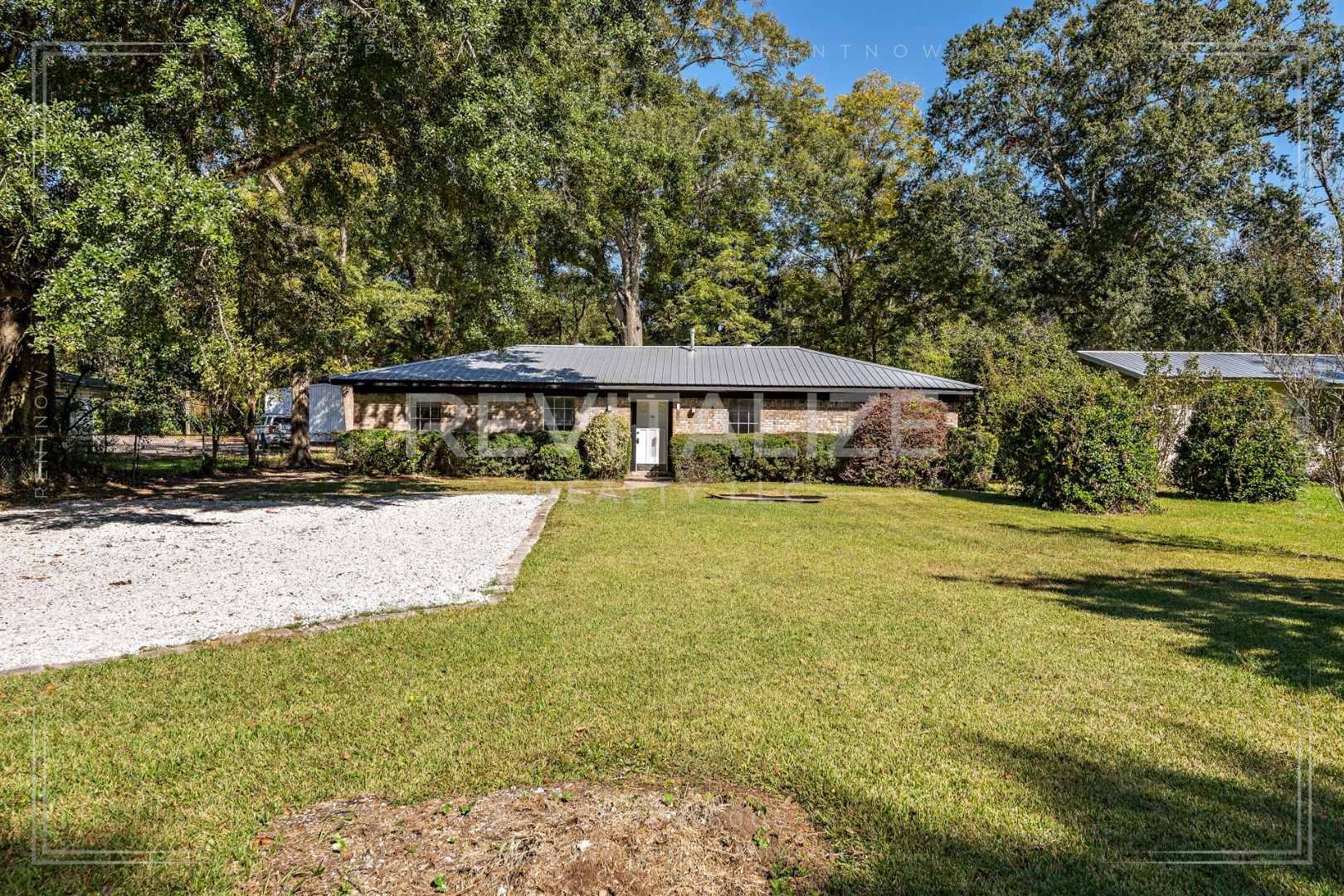 Mobile House: 6780 Dickens Ferry Rd