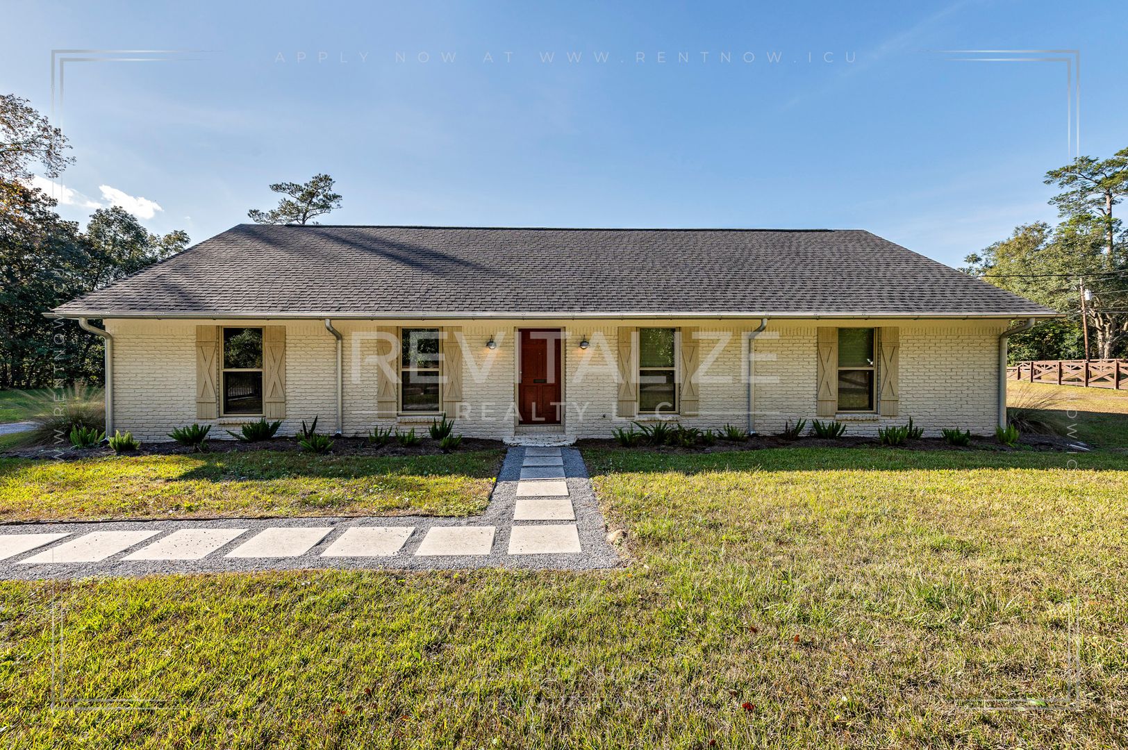 Mobile House: 3000 Eloong Dr