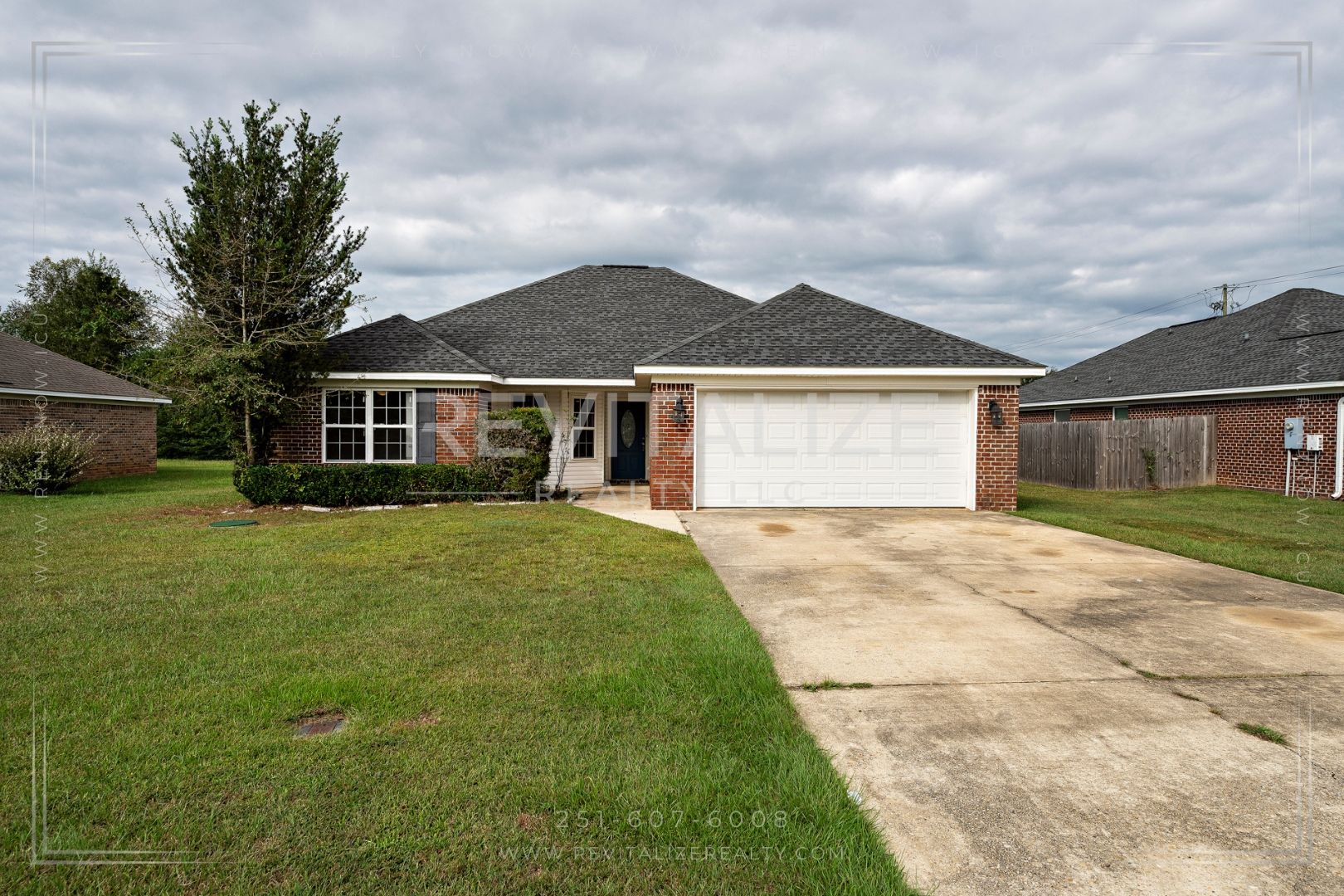Mobile House: 3170 Bloomington Dr