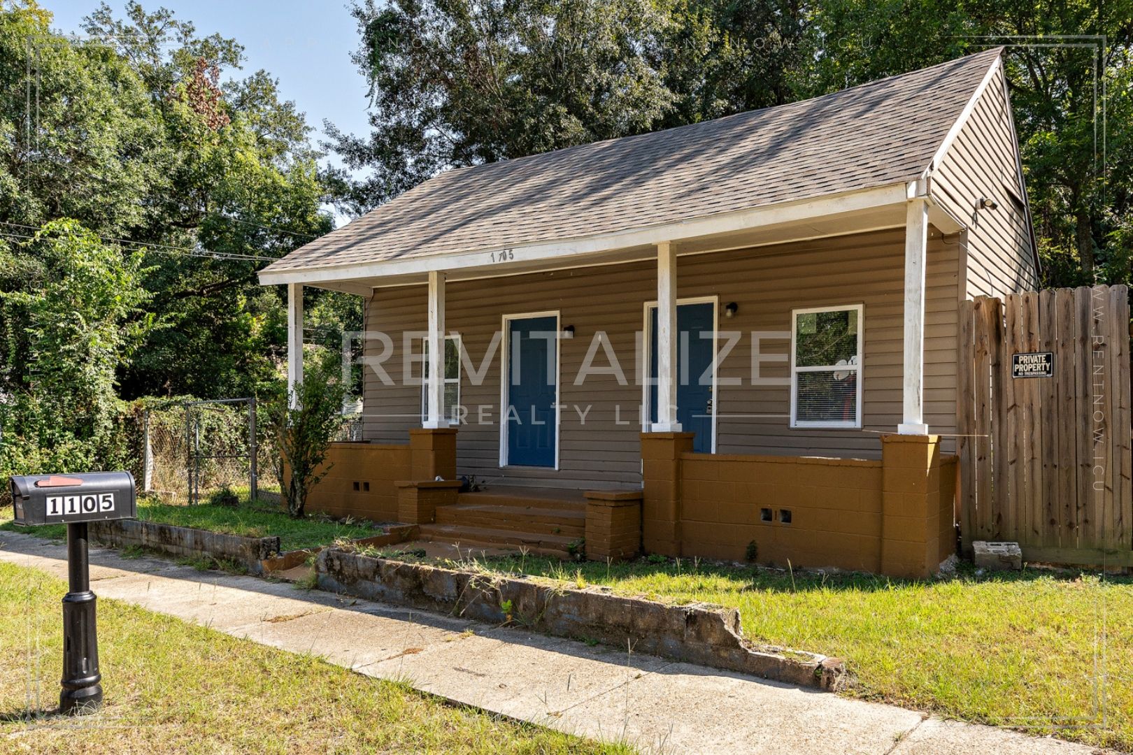Mobile House: 1105 Adams St
