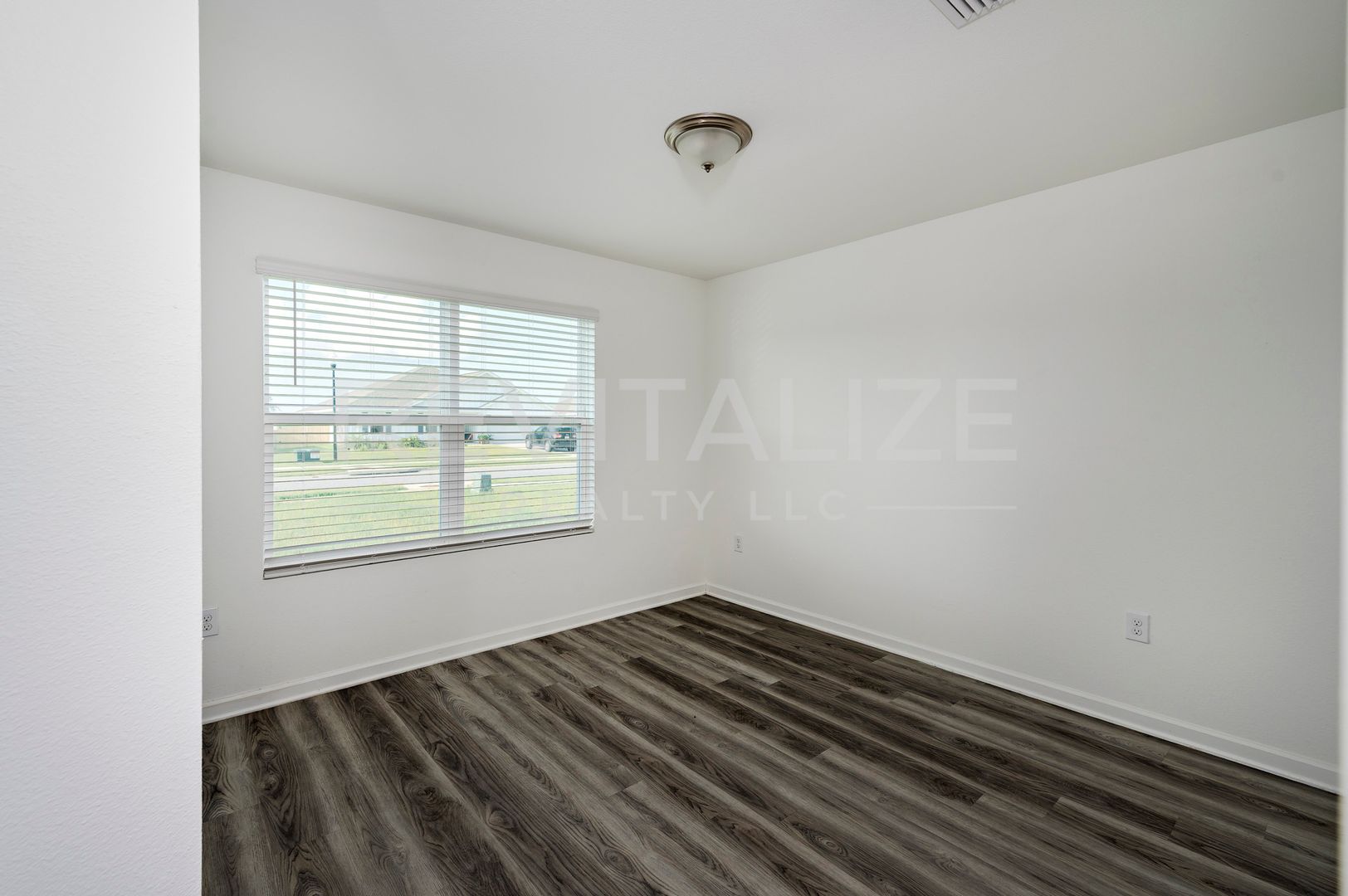 428 Preston Way 4 of 12