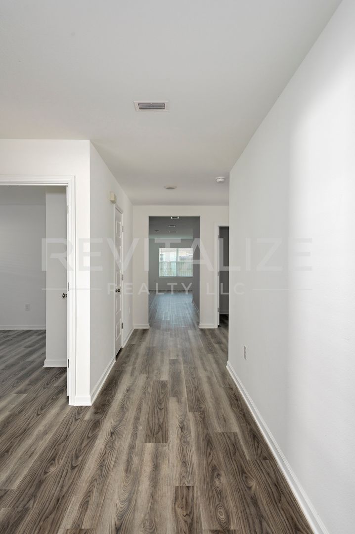 428 Preston Way 2 of 12