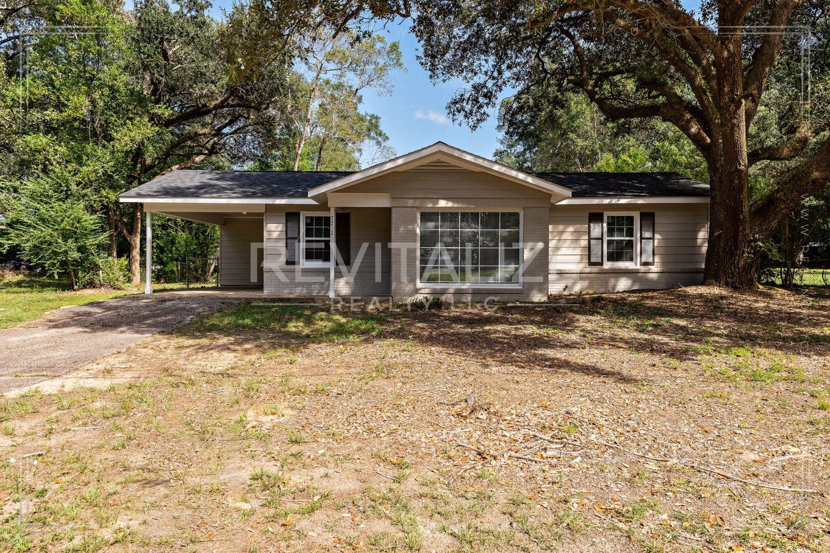 Mobile House: 7212 Muscadine Ave