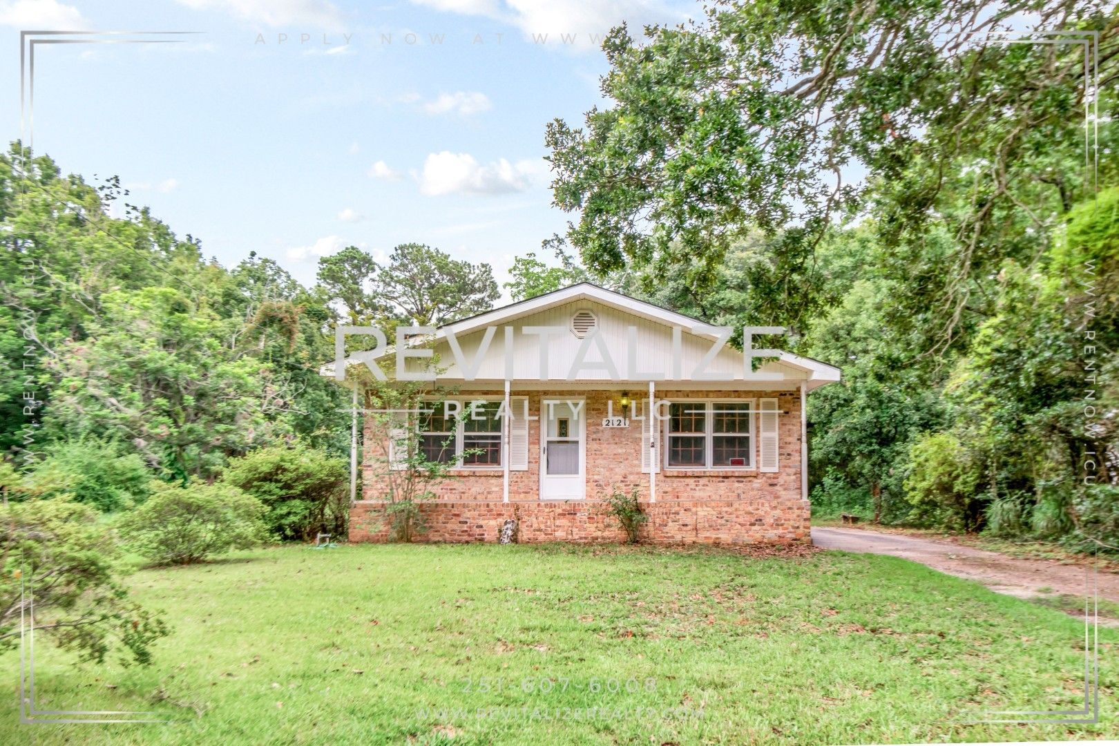Mobile House: 2121 Barron Pl