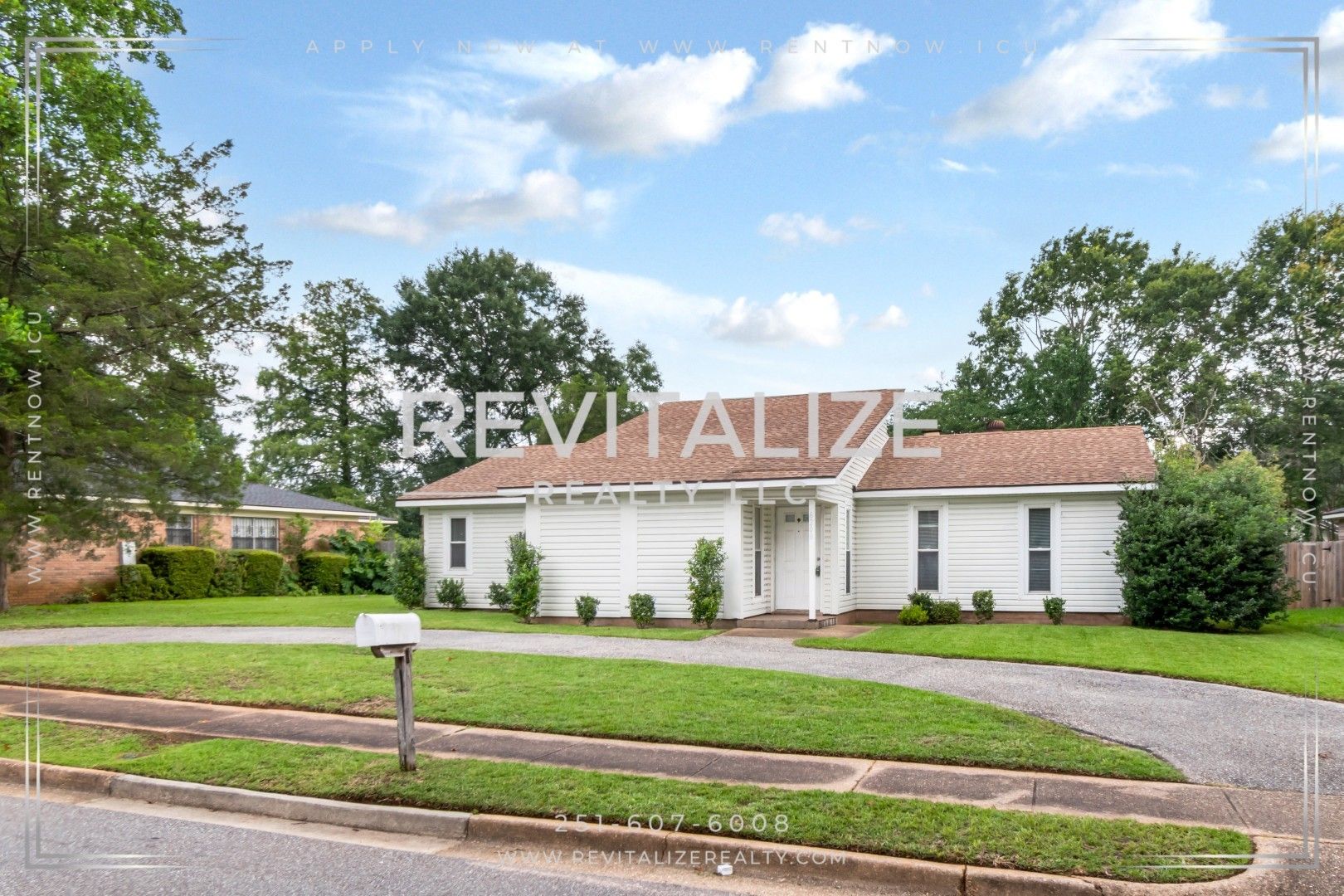 Mobile House: 6208 Cottage Hill Road