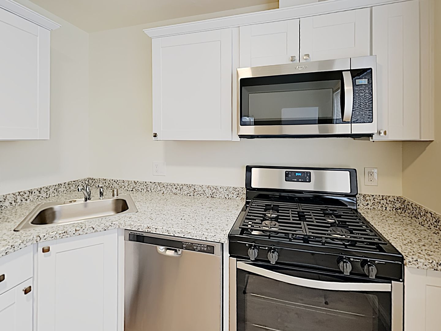 Sacramento Apartment: 2065 15th Ave