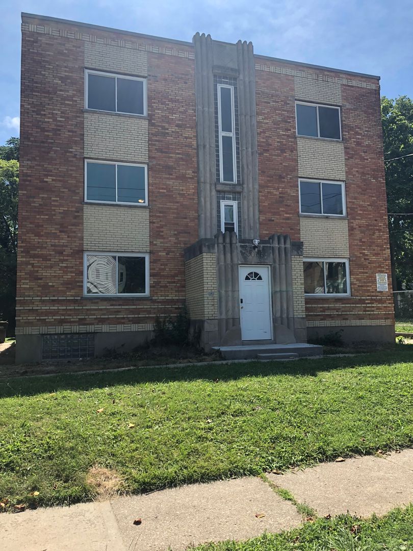 Cincinnati Apartment: 3036-3040 Hackberry St.