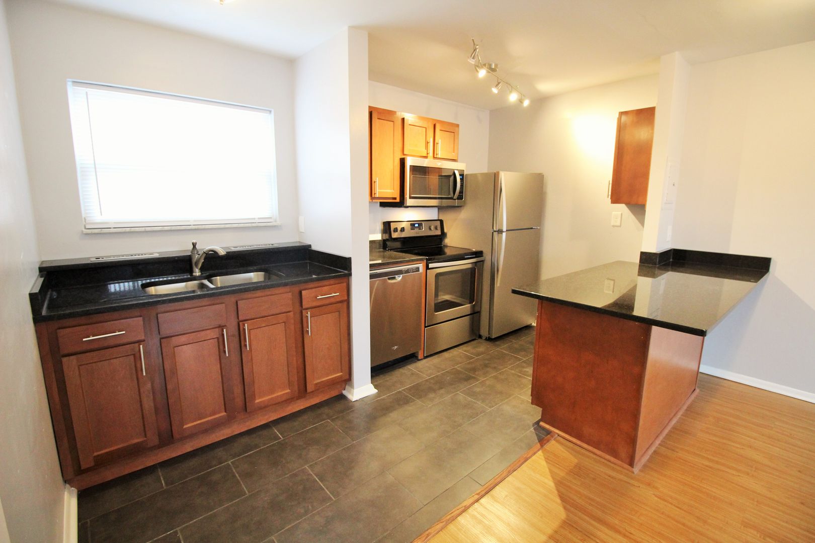 Cincinnati Apartment: 3126-3128 Hackberry St.