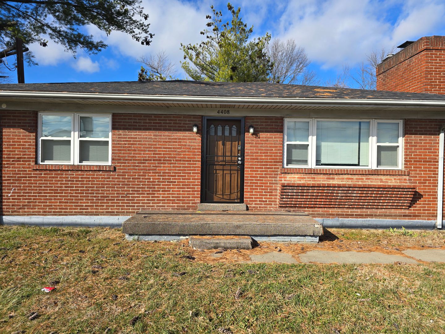 Louisville House: 4408 Cane Run Rd