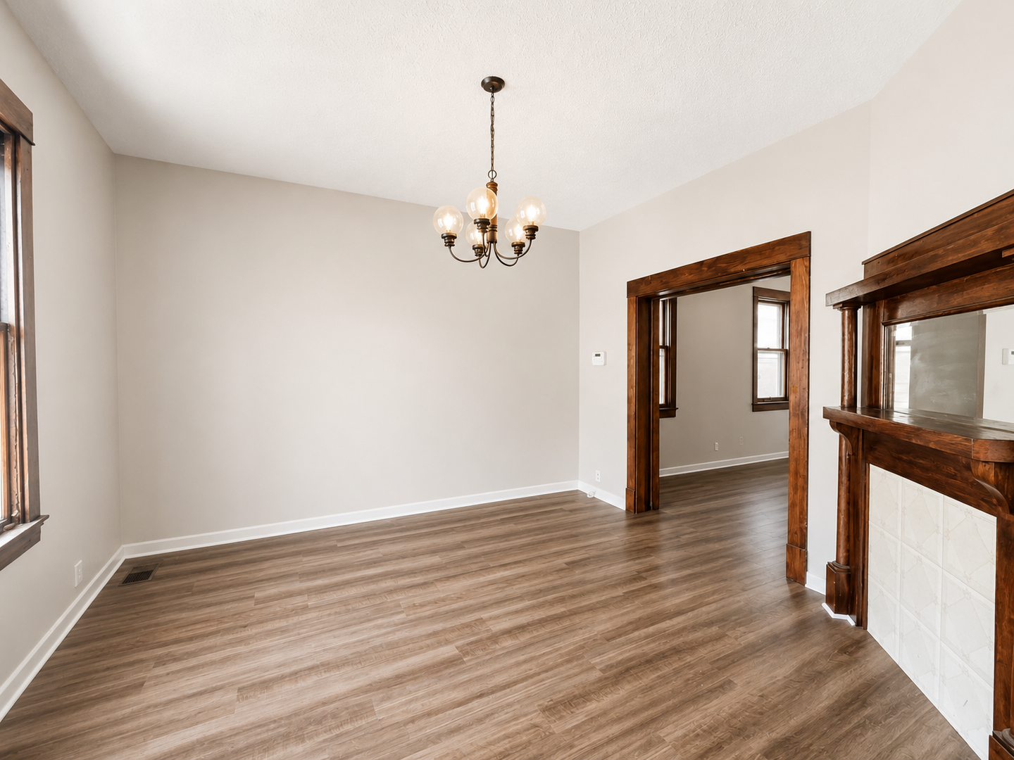 Louisville House: 2327 W Main St