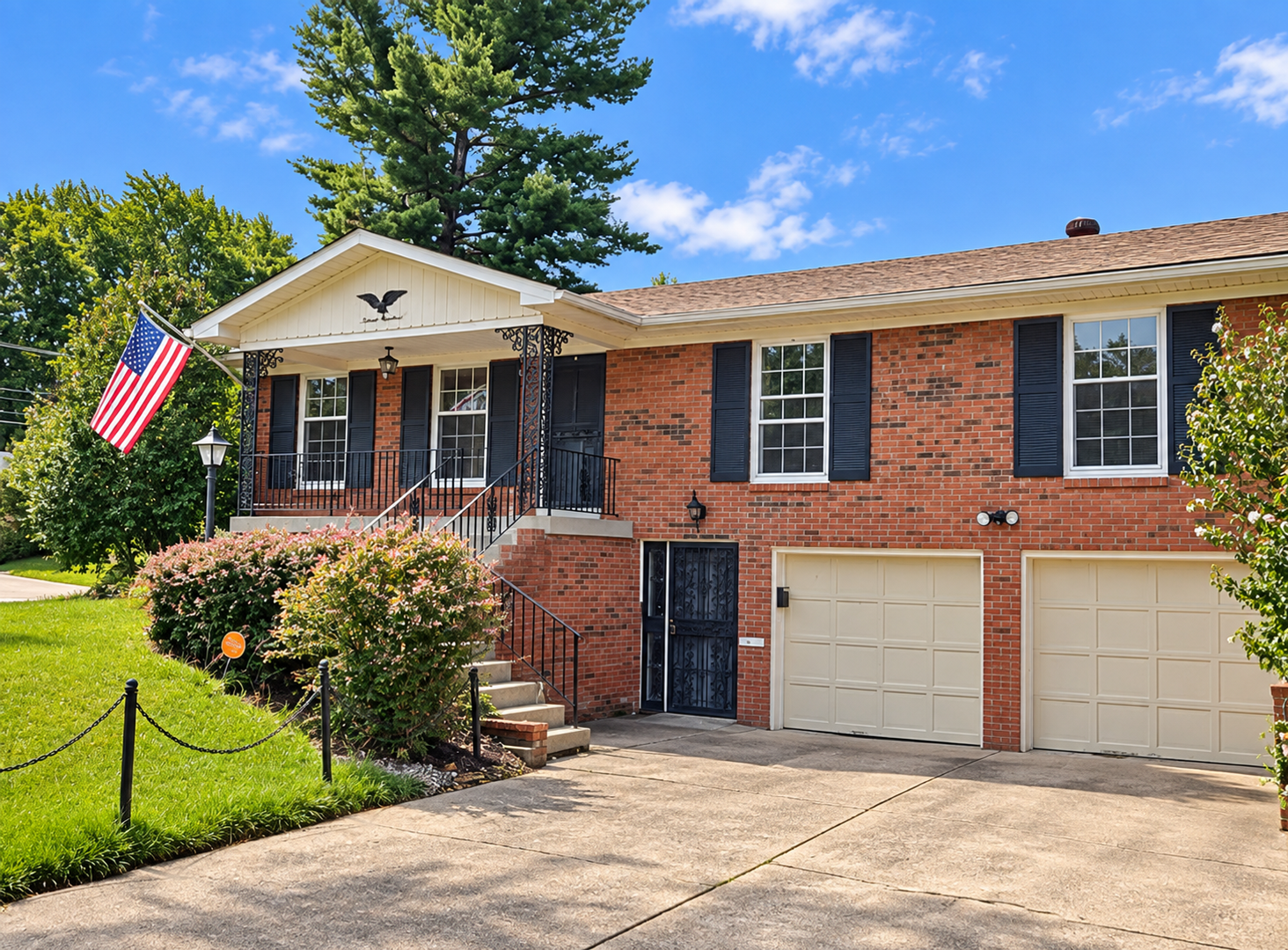 Louisville House: 1500 Knight Rd