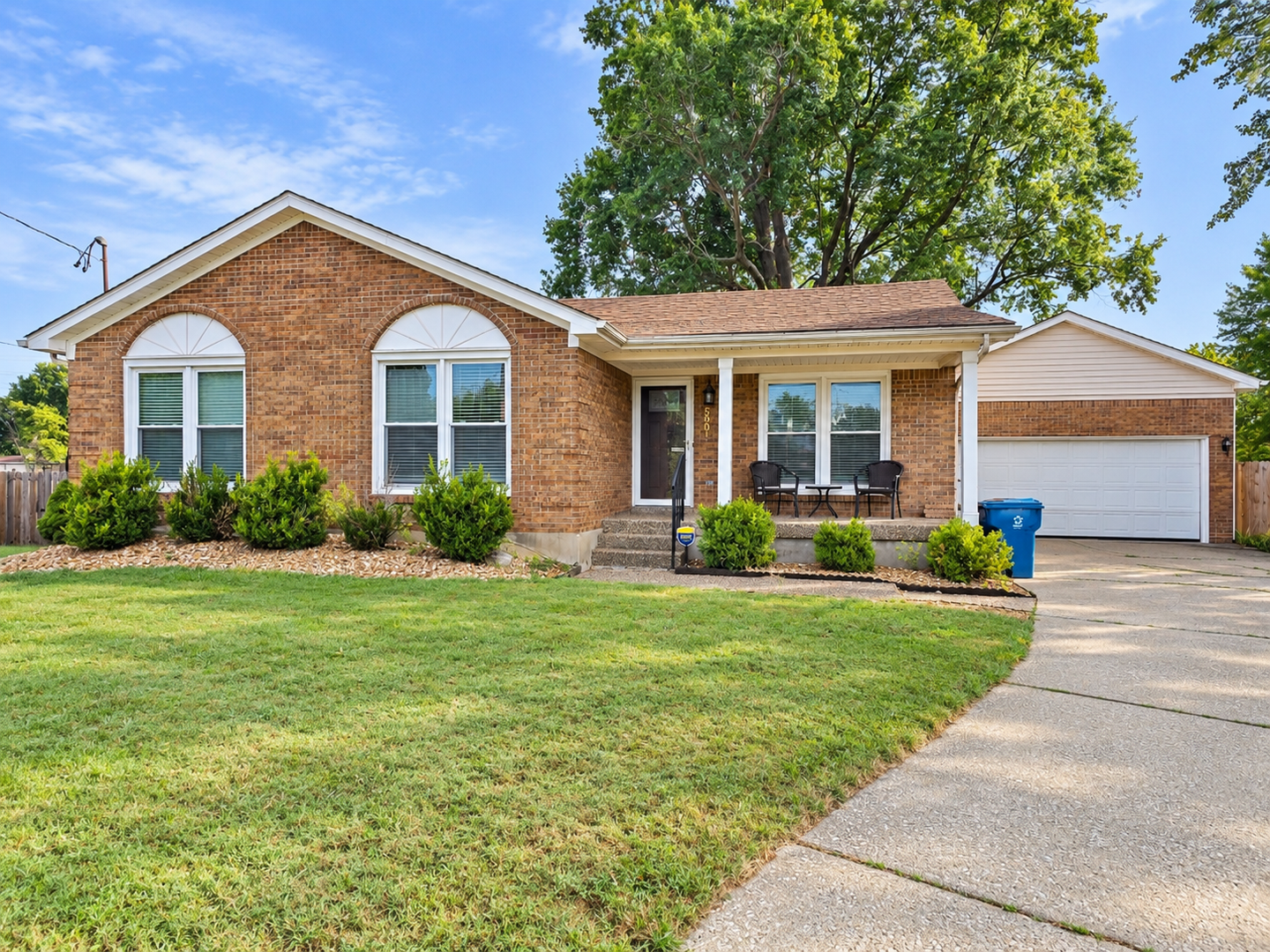 Louisville House: 5501 Landcross