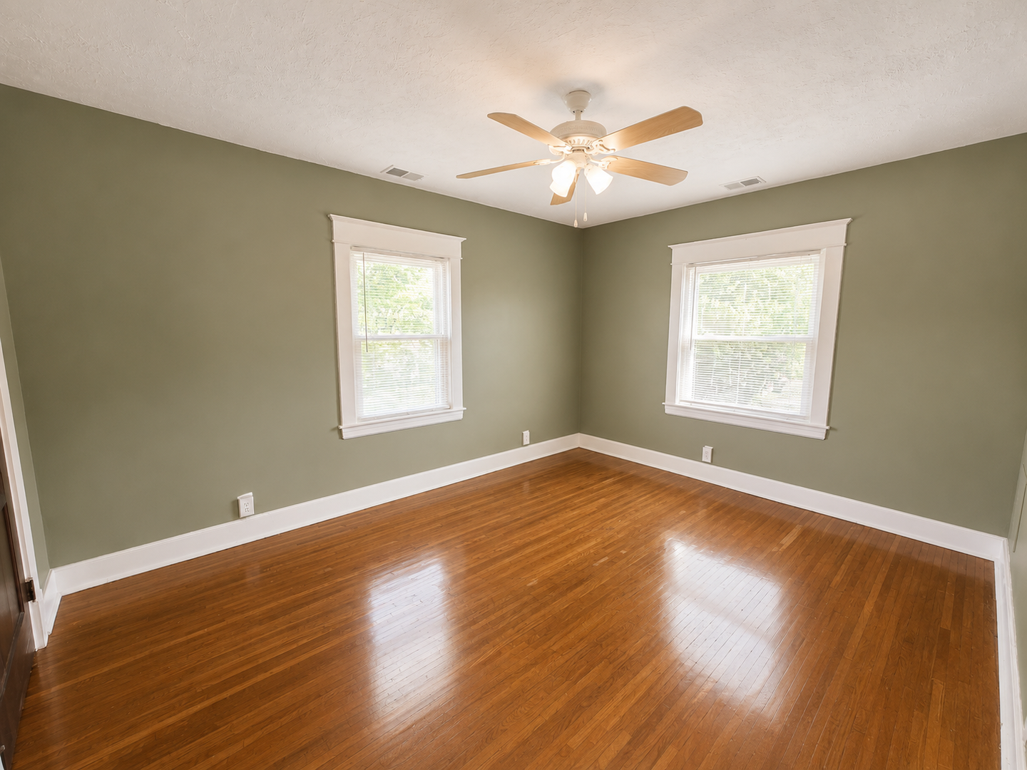 Louisville Apartment: 1801 Roanoke Ave