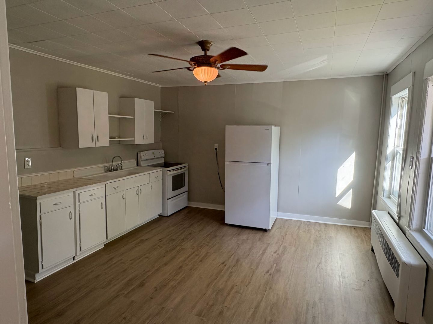 Suffield Apartment: 186 South Main Street