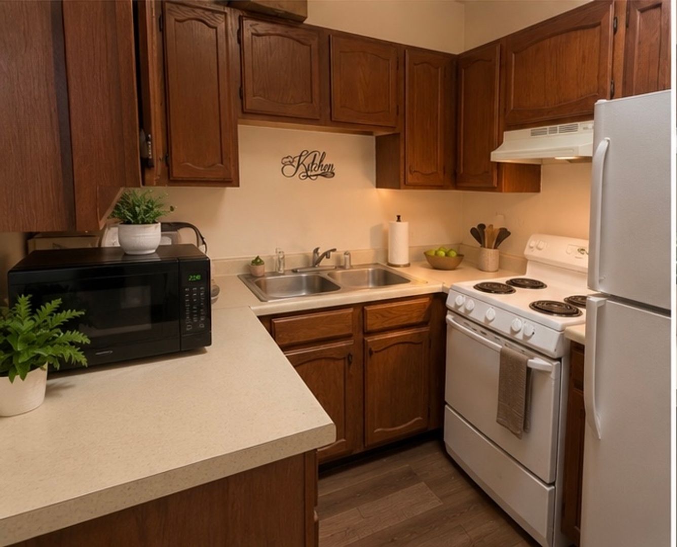 Saint Paul Apartment: 904 Rice Street