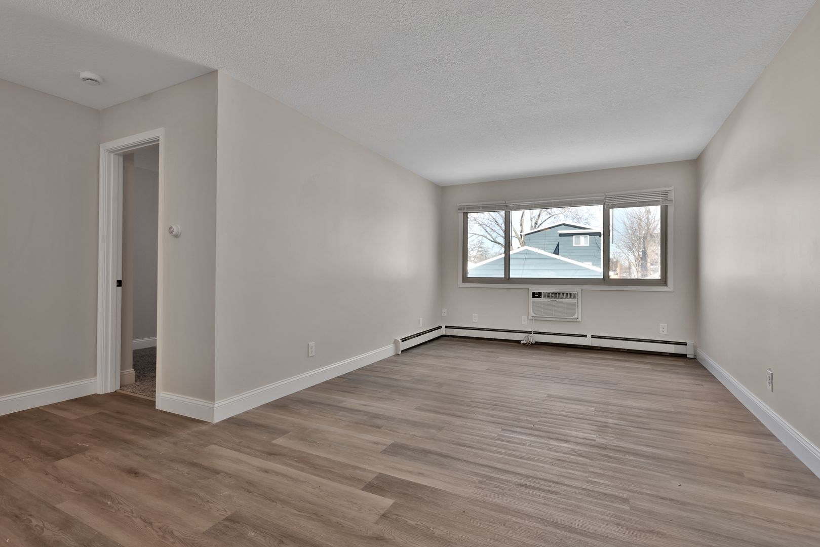 St Paul Apartment: 1032 Duluth St