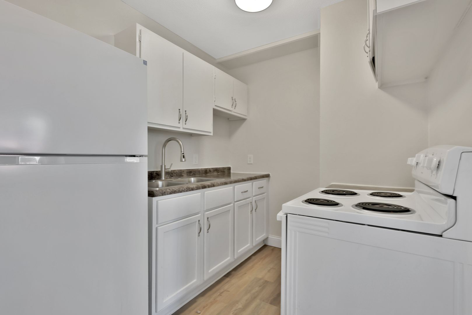 St Paul Apartment: 1032 Duluth St
