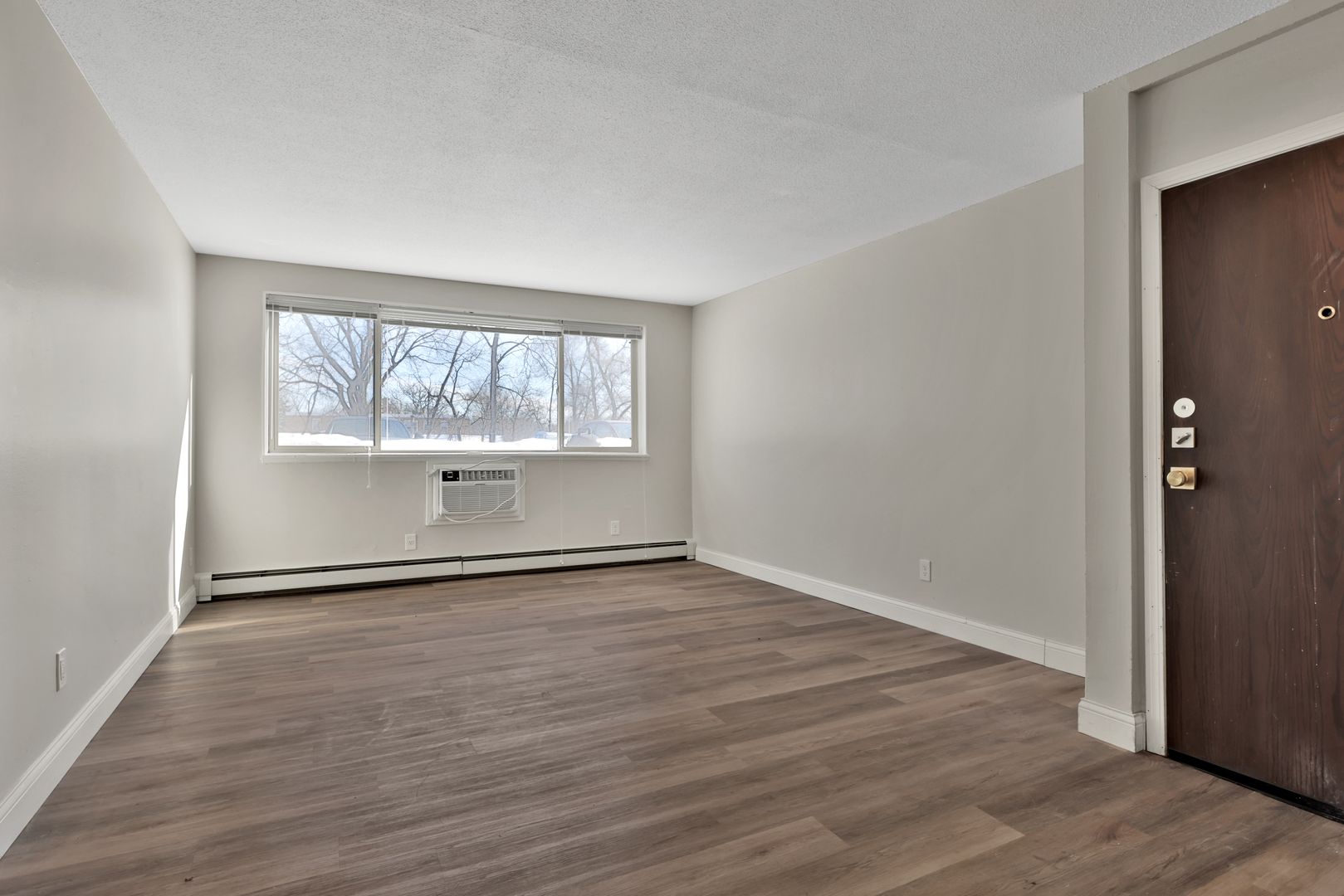 St Paul Apartment: 1032 Duluth St