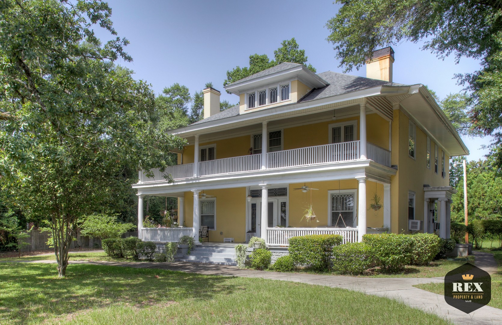 Augusta Apartment: 1311 Monte Sano Avenue