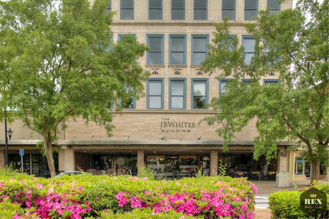 Augusta House: 936 Broad St.