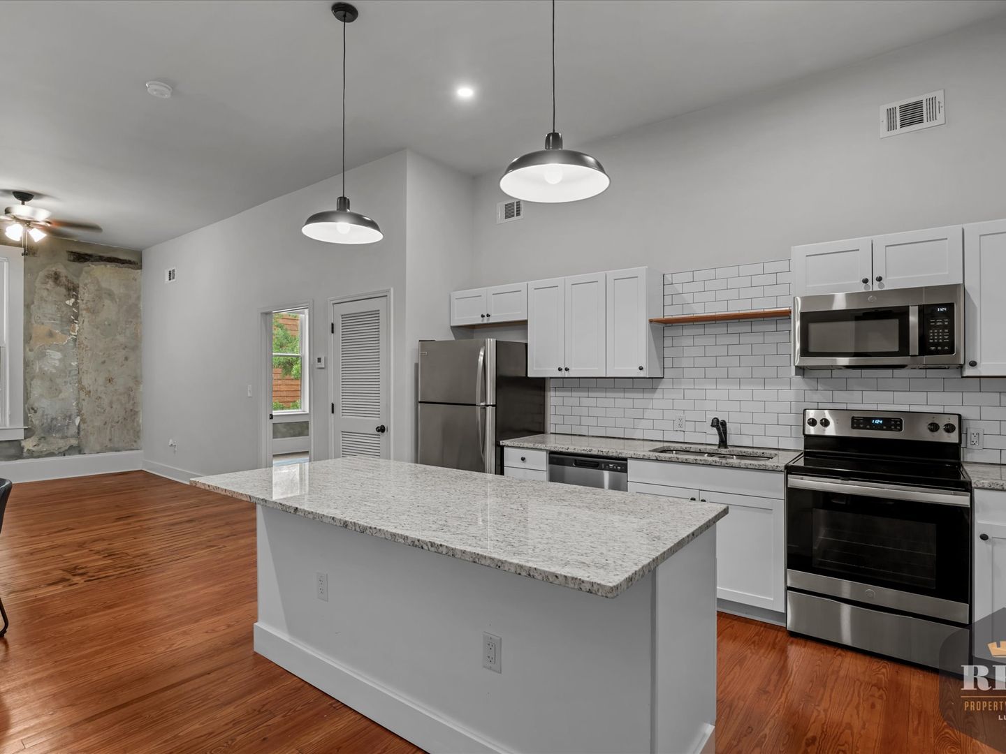 Augusta Apartment: 212 Seventh St.