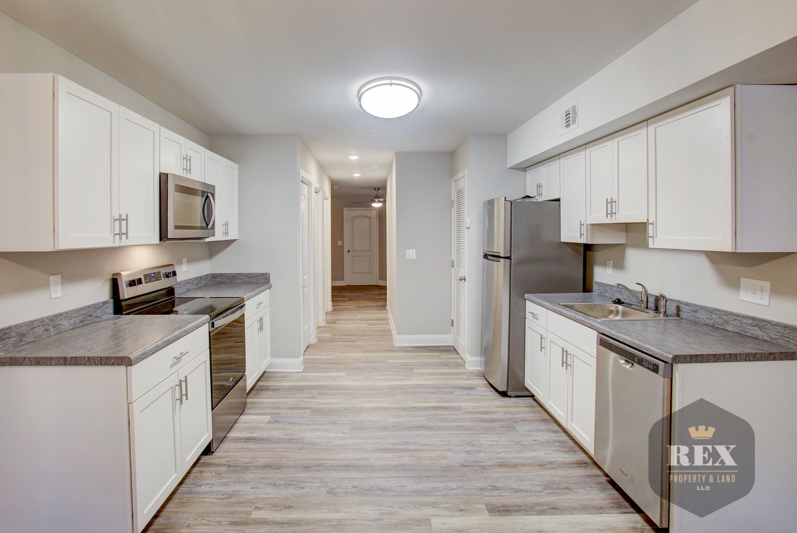 Augusta Apartment: 1240 Jones St