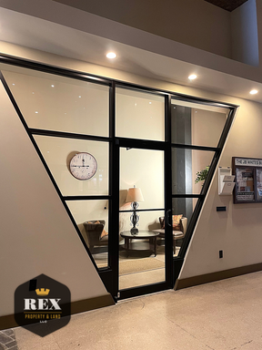 All Utilities Included, Retail/Professional Suite – photo 1