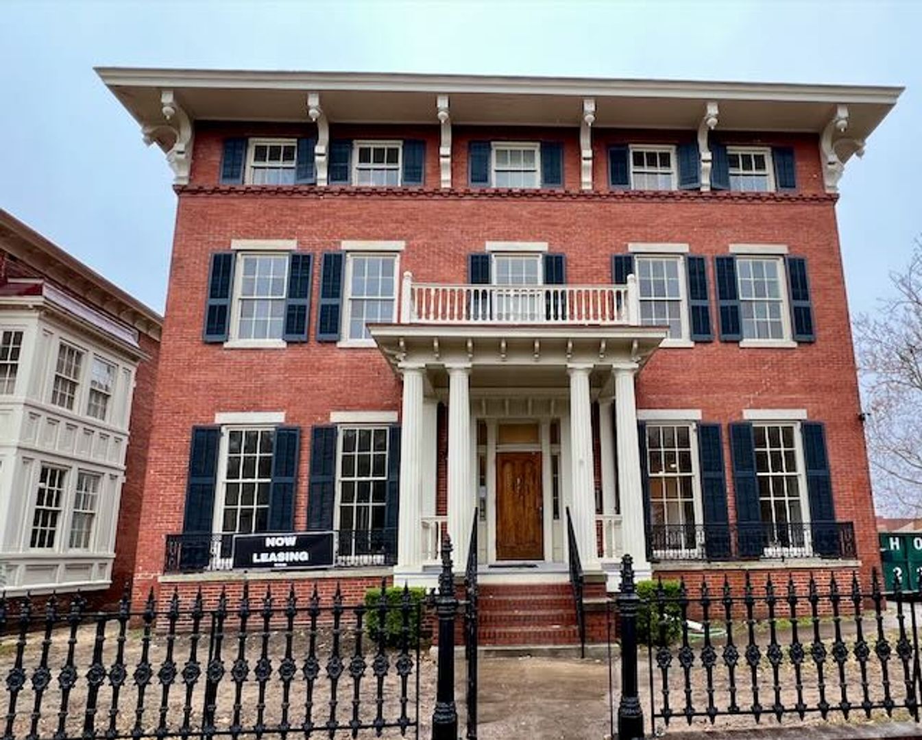 Augusta Apartment: 922 Greene Street