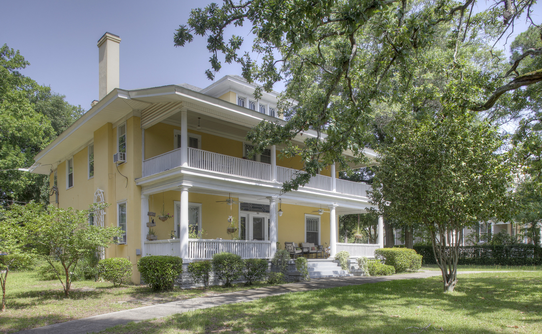 Augusta Apartment: 1311 Monte Sano Avenue