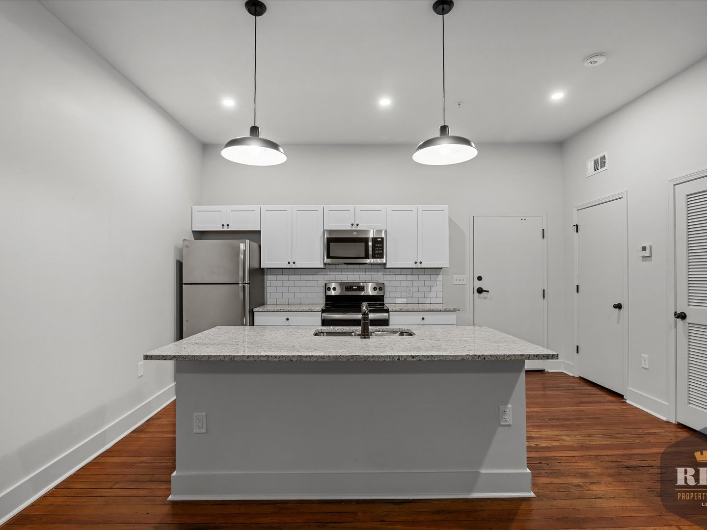 Augusta Apartment: 212 Seventh St.