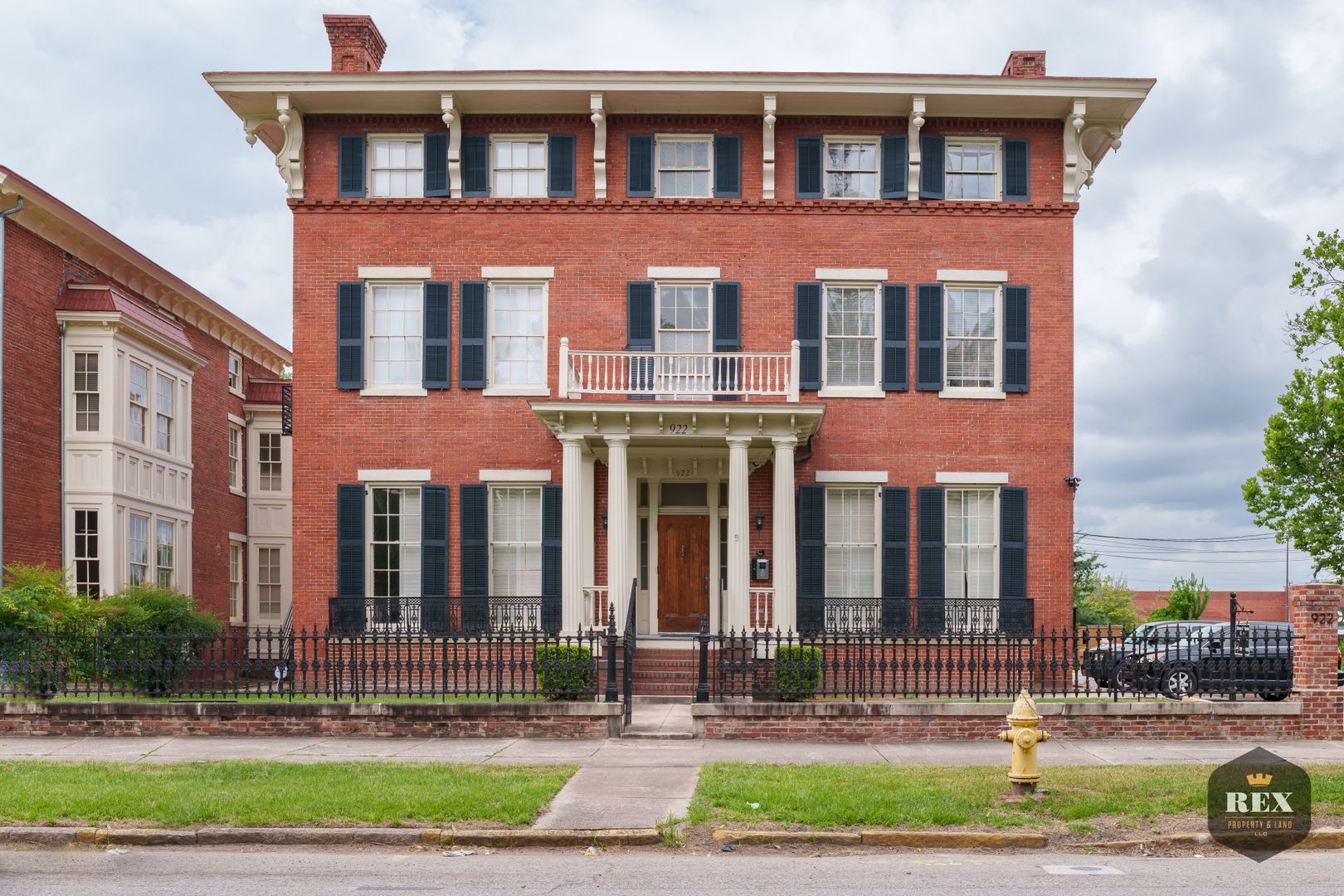 Augusta Apartment: 922 Greene Street