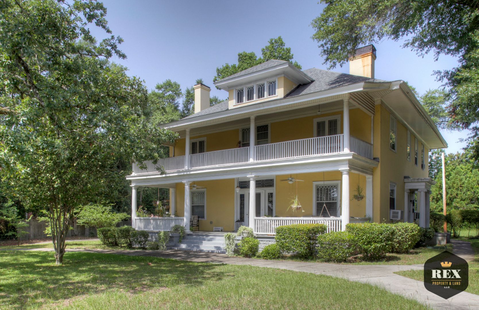 Augusta Apartment: 1311 Monte Sano Avenue