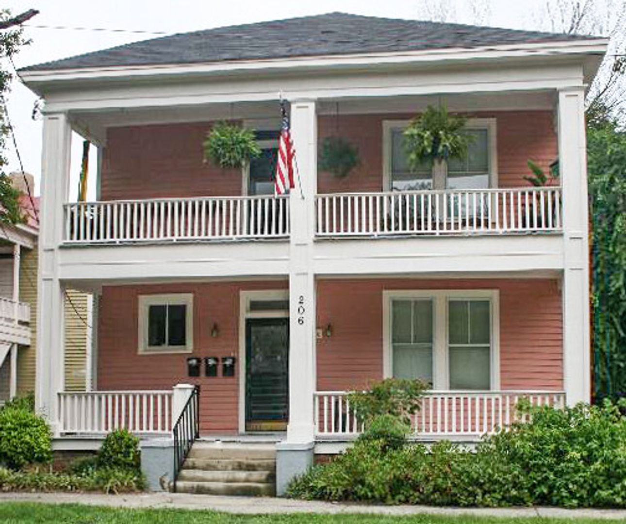 Augusta Apartment: 206 3rd Street