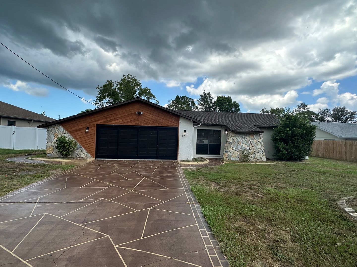 Spring Hill House: 4577 Goldcoast Avenue