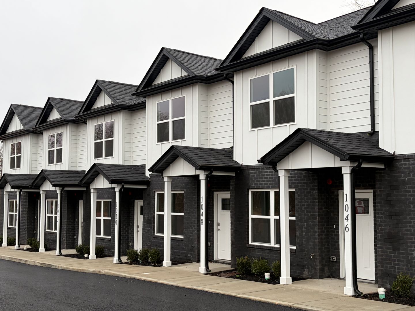 Springfield Apartment: 1042 Serenity Ln